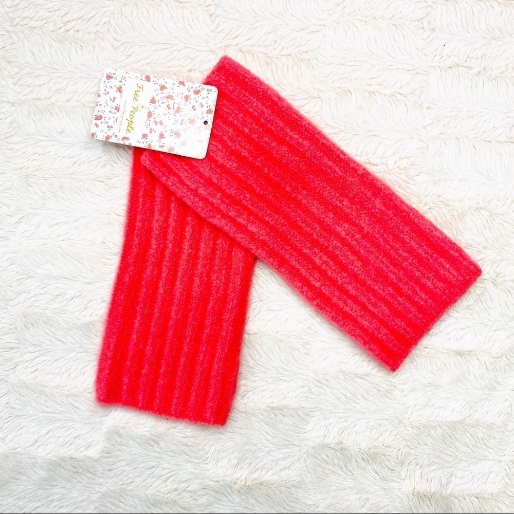 𝅺FREE People Pink Arm Warmers